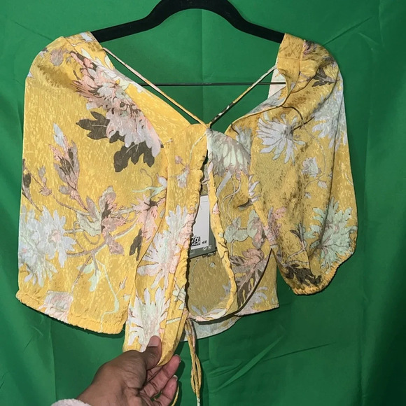 NWT H&M Blouse size Small - Picture 3 of 6